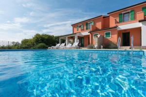 Modern Apartment in Ripenda Kras with Shared Pool 