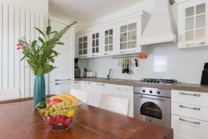 Spacious Apartment with View, Ripenda Kras, Shared Pool C