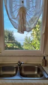 Pattys Cottage with private PARKING