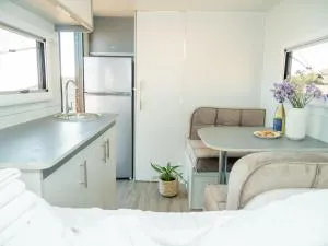 קראוון מדברי במכתש רמון - 祖奇姆