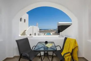 Montrez Residence Santorini - Mesariá