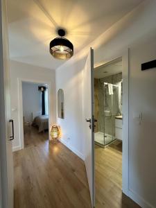 APARTAMENTY "LA VILLA" DELUXE z dwoma sypialniami, salonem, balkonem, prywatnym parkingiem, blisko centrum - Słoneczna Polana