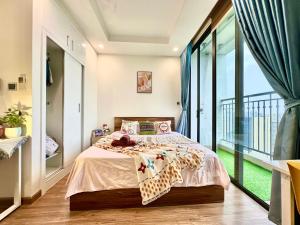 Luxurious Getaway Studio Apt At Vinhomes Green Bay Near Marriott and Grand Plaza