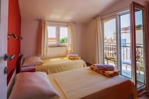 Apartments Center with free private parking