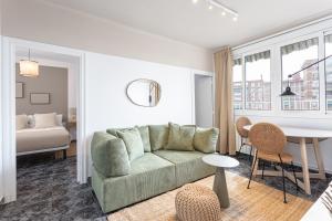 3 Bdr Apt In Cornella 5 Mins Form The Metro