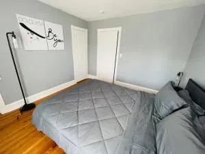 Charming 1br Apartment Near Train Station - 威洛格罗夫