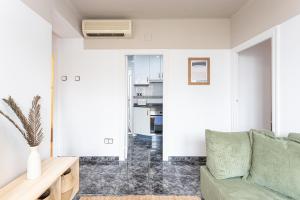 3 Bdr Apt In Cornella 5 Mins Form The Metro