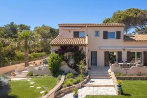 Charming villa in LES ISSAMBRES with SEA VIEW and swimming pool