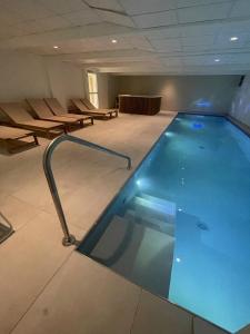 Hotels Kyriad Saumur Hyper Centre Hotel, Appartements, Seminaires et SPA soins Sothys Paris : photos des chambres