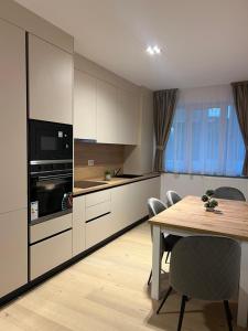 Luxury Sunny Apartments near City Center Suceava