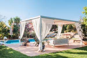 Anamnesis. Feel the Mediterranean.