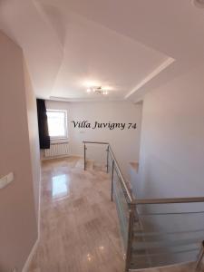 Villas Villa 5*, 15 personnes, Piscine a 20 min de Geneve : photos des chambres