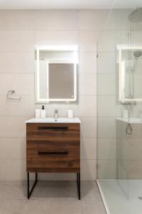 Large Home with Private Garden