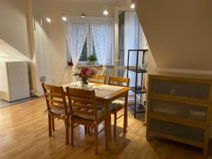 Cozy apartament with garage Przytulny apartament z garażem