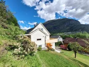 Hus i Stryn - 史特林