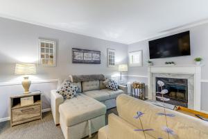 Norwich Vacation Rental with Golf Course Views!