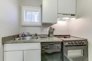 Norwich Vacation Rental with Golf Course Views!