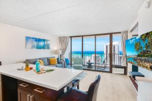 Breathtaking Ocean View 1 BR Condo with Free Parking!