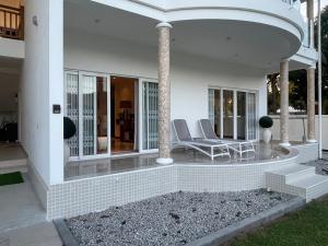Tropic Villa Annex