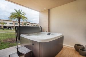 7458 Magic Village 3suites 8guests jacuzzi 8 min Disney