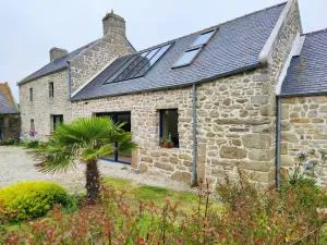 Charmante maison en pierre, spacieuse et moderne - Plounéour-Trez