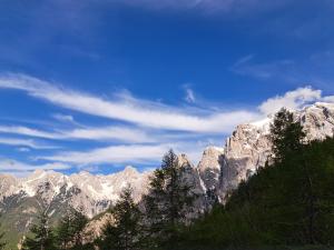 Holiday home by the emerald river 