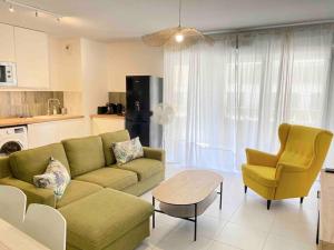 T3 avec terrasse proche de TOUT Parking tram