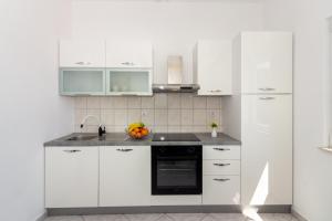 Apartment KATE only 10 meter from beach near SPLIT