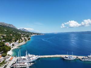 Apartment KATE only 10 meter from beach near SPLIT