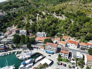 Apartment KATE only 10 meter from beach near SPLIT