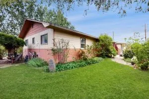 Art Garden Cottage - Garden City