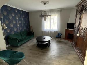 Gîte élégant avec grand jardin privé, idéalement situé près des châteaux et activités, tout inclus - FR-1-491-358