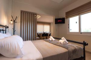 Demis Apartments Near Athens Airport By SEM