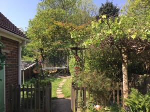 Lovely Bright House close to Brighton