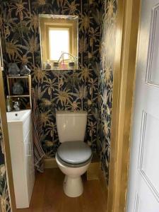 Lovely Bright House close to Brighton