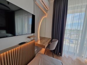 Aqua Royal BW studio