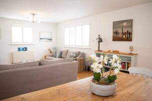 Whytecroft -Fabulous Family Fun - Pass the Keys