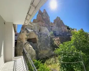 Peri Cappadocië Nabij de grotten - Çökek