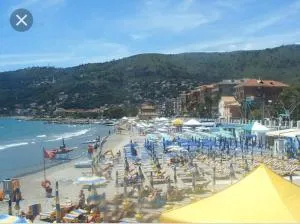 ANDORA, Villa INDIPENDENTE, ammessi ANIMALI, entrata e Giardino Dehor privato, luogo rigenerante ,SOLARIUM,Pace e relax,parcheggio privato gratuito - Molino Nuovo