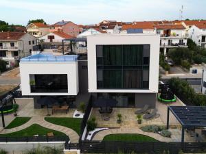 Spacious apartments in Biograd with sea view
