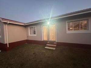 Comfortable Townhouse Haven- PMB