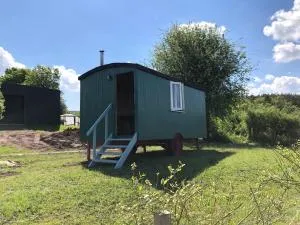 The Bothy and Wagon at Pitmeadow Farm - Forteviot