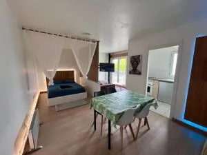 Jay Sweet Home - Contactless Delivery Keys - Ocquerre