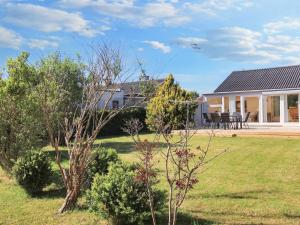 5 person holiday home in Ålbæk