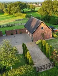 Cheshire Retreat at Within Street Farm - 沃明翰