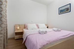 Apartments with parking spaces Baska, Krk - 19529