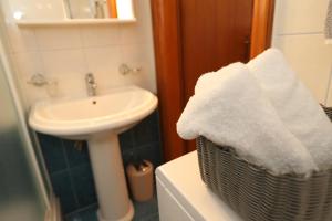 Apartments with parking spaces Baska, Krk - 19544