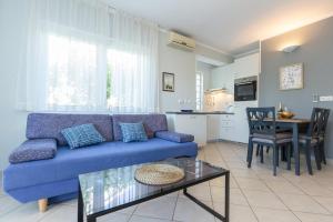 Apartments with parking spaces Baska, Krk - 19581