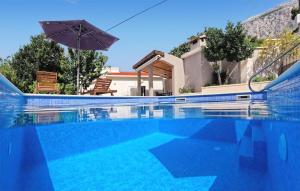 Stunning Home In Bast