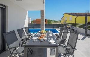 3 Bedroom Amazing Home In Musales